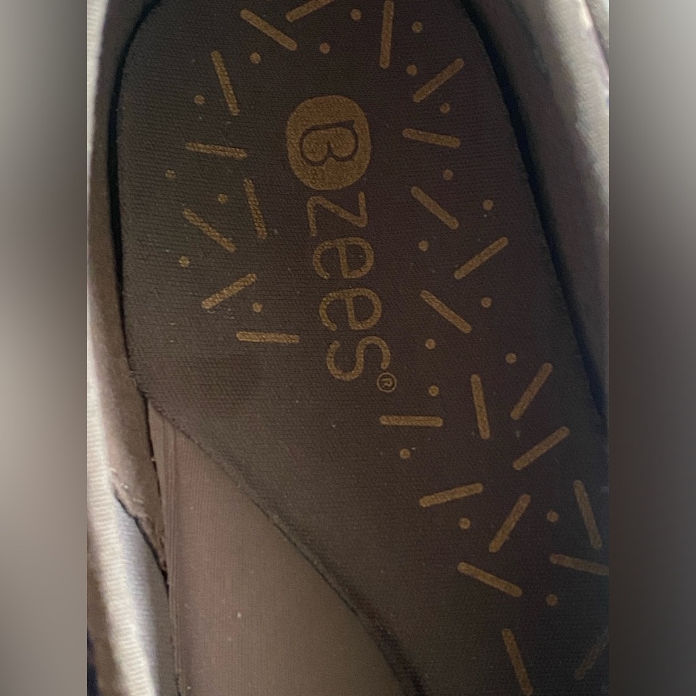 NEW in box BZEES Slip On Cloud Comfort Shoes Lifestyle | Size 8 | Mocha Print - Picture 7 of 7